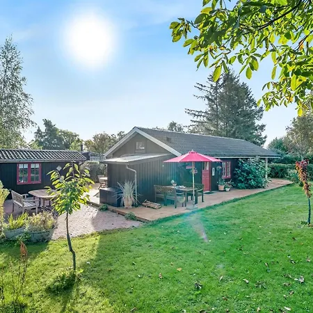 Holiday home Heraldine - 400m From The Sea By Interhome Stubbekobing