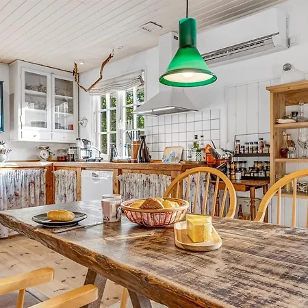 Heraldine - 400m From The Sea By Interhome Stubbekobing